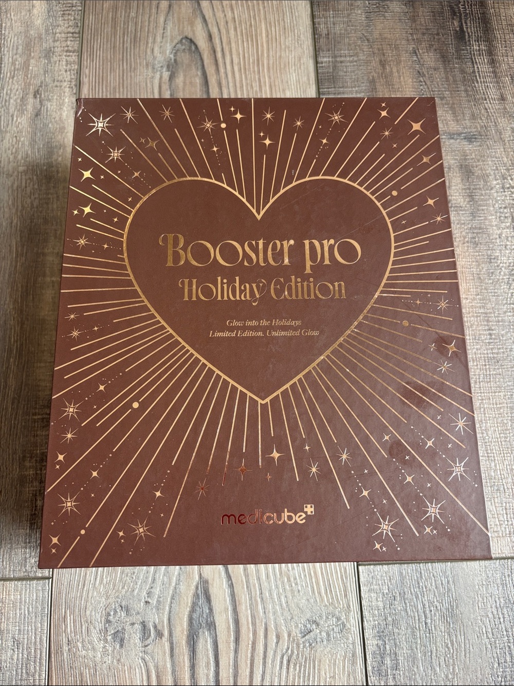 Medicube Booster Pro Holiday Gift Set - Picture 2 of 6